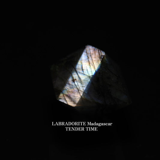 ラブラドライト Labradorite