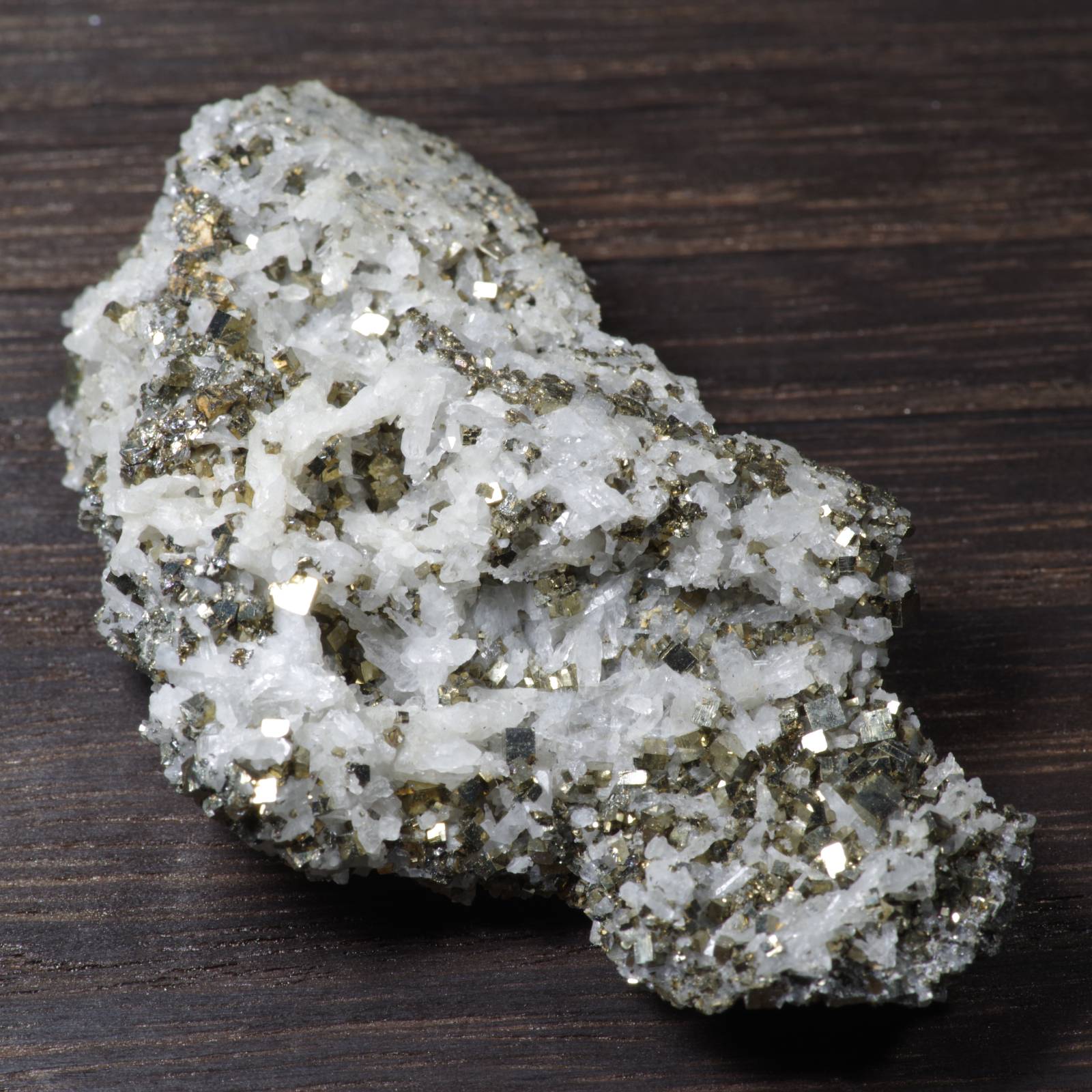 パイライト 黄鉄鉱 中国産 Pyrite China 原石 写真現物 動画あり